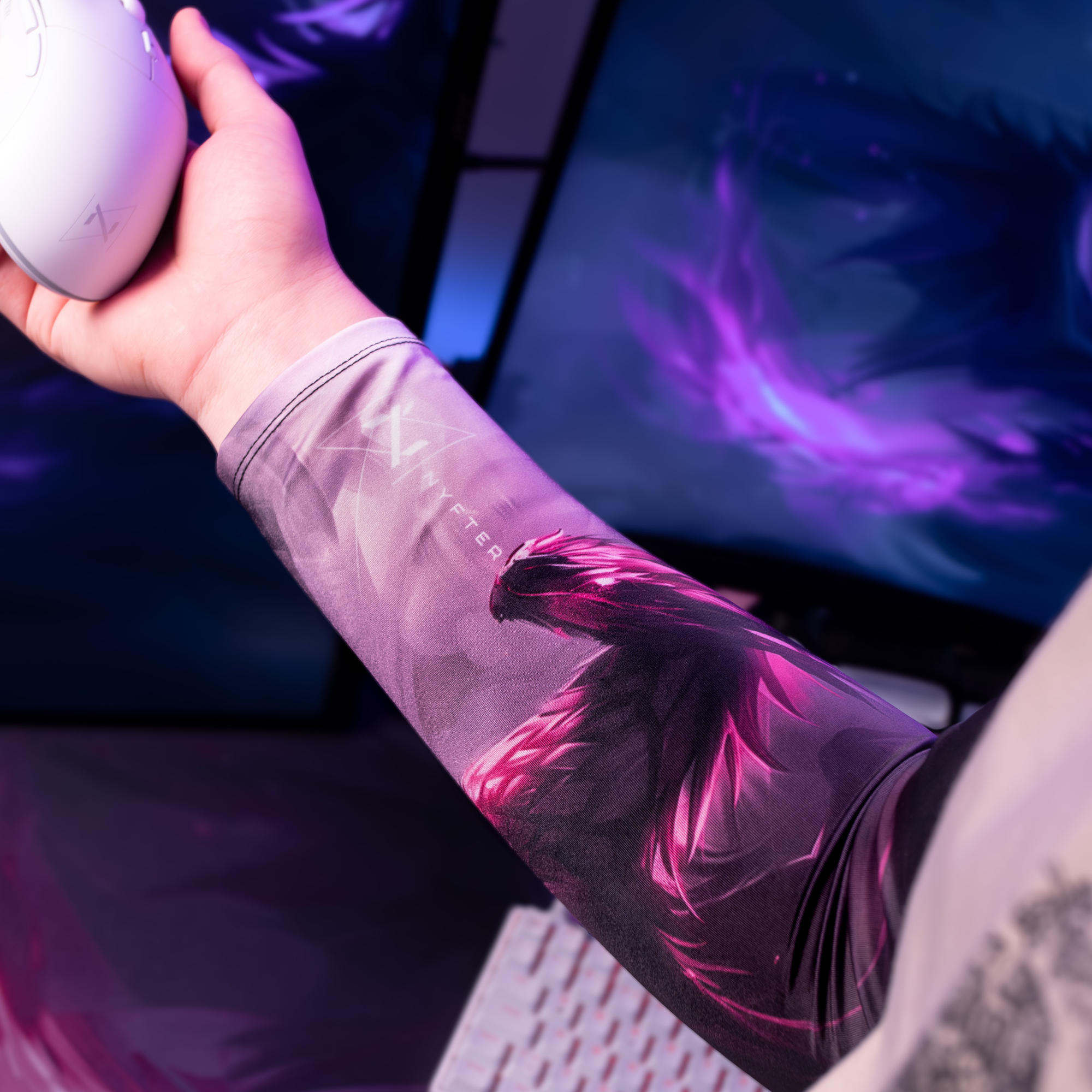 Nyfter® Gaming Arm Sleeve Pink Dragon