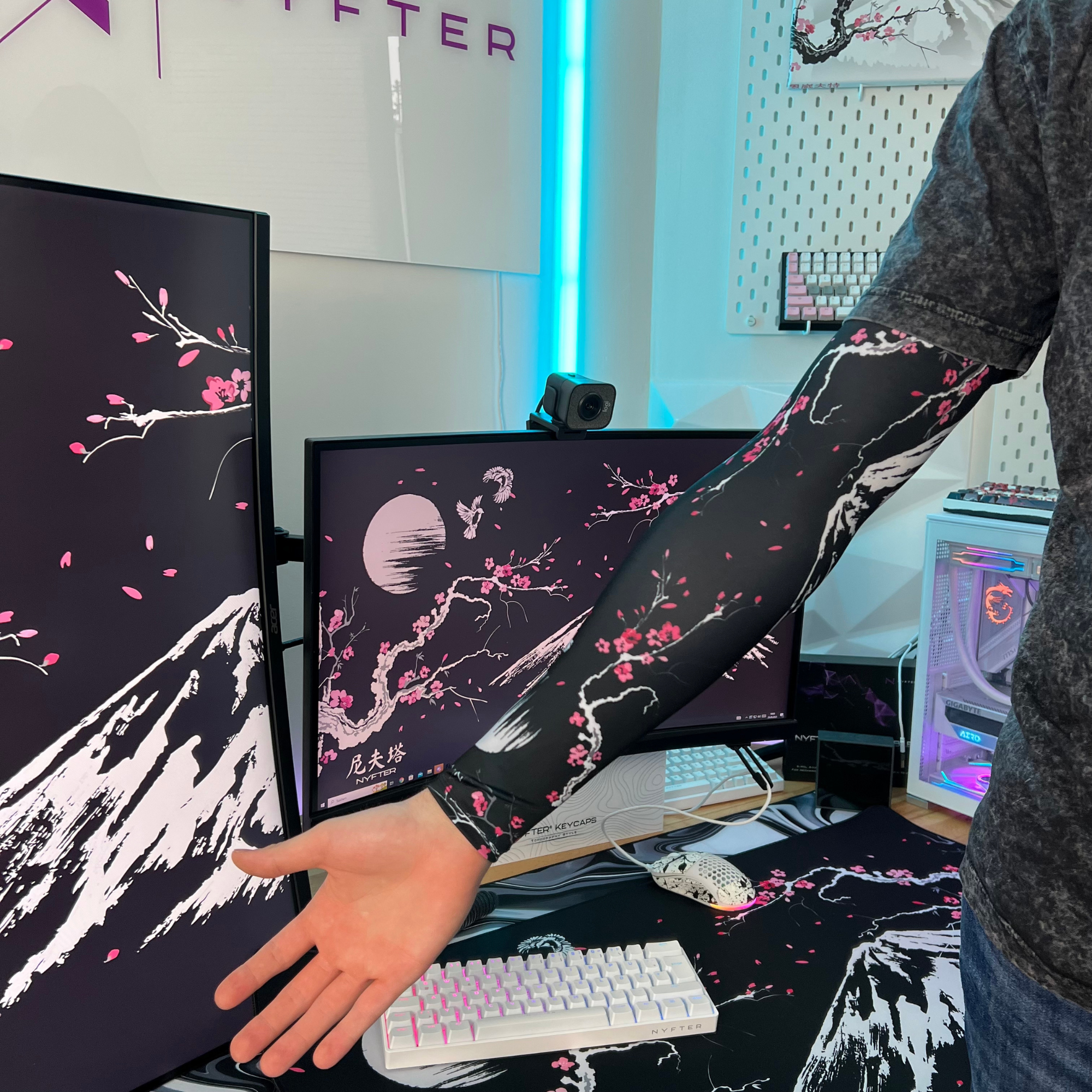 Nyfter® Gaming Arm Sleeve Sakura